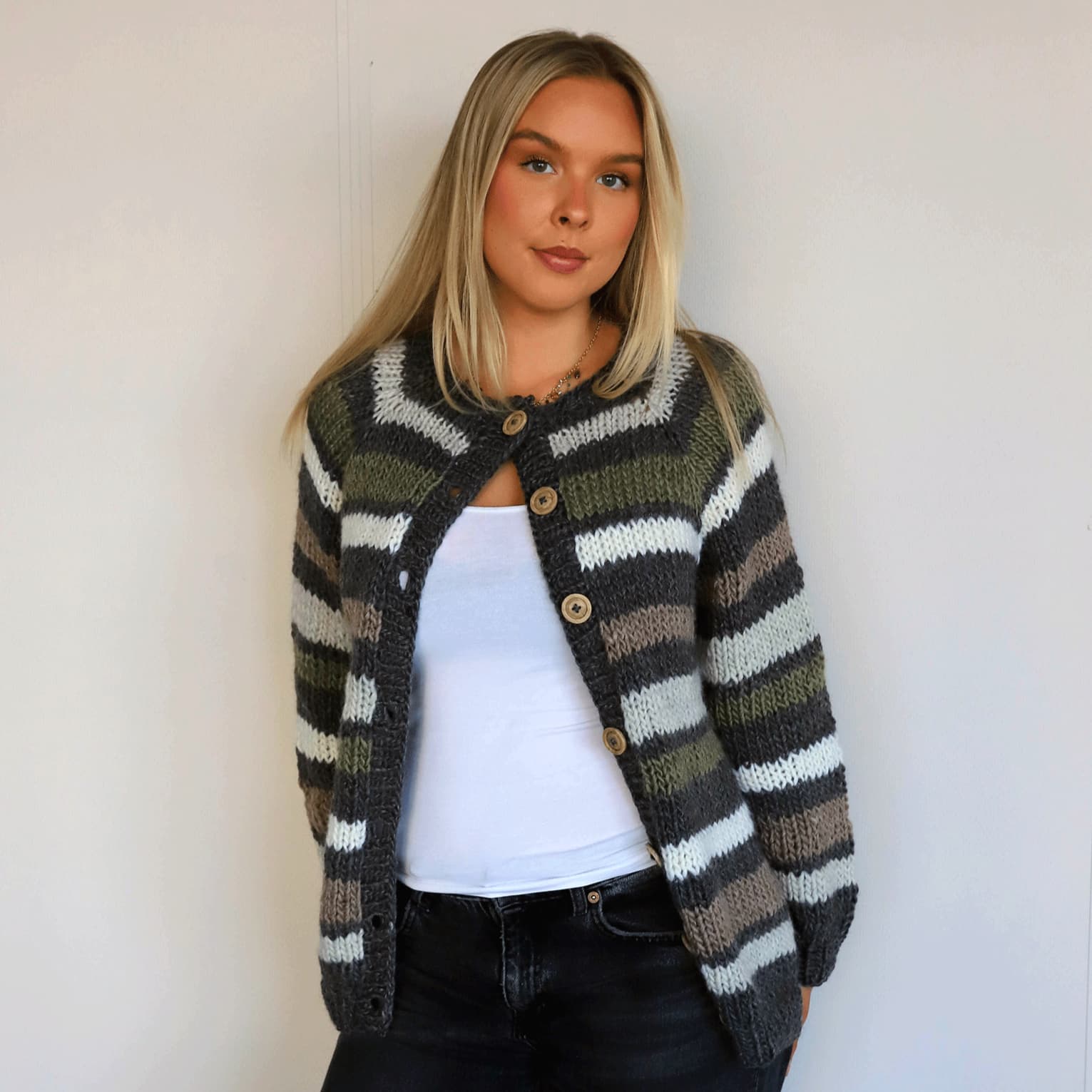 Finka adult cardigan knitting pattern