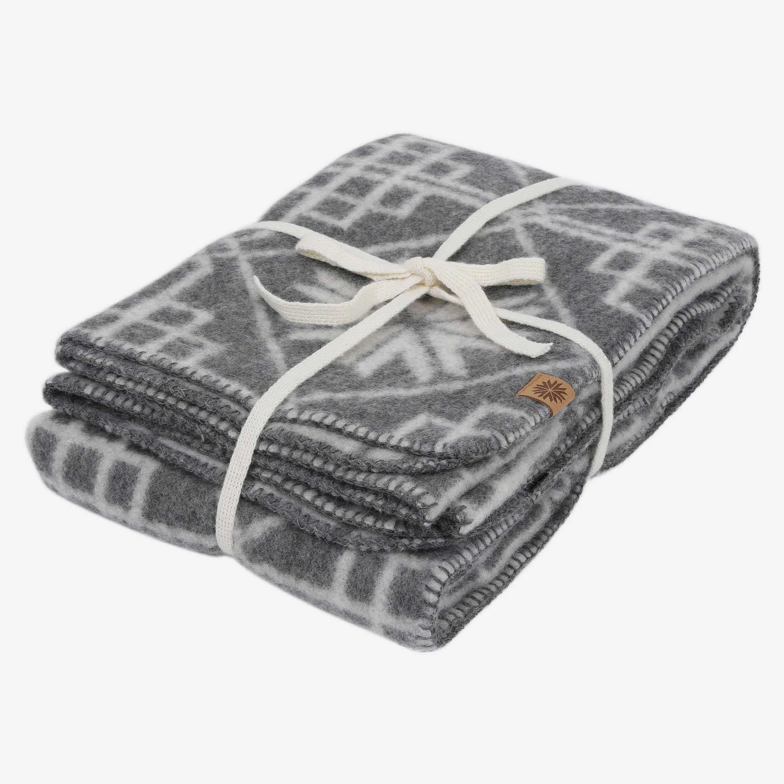 Varmi wool Nordic design blanket