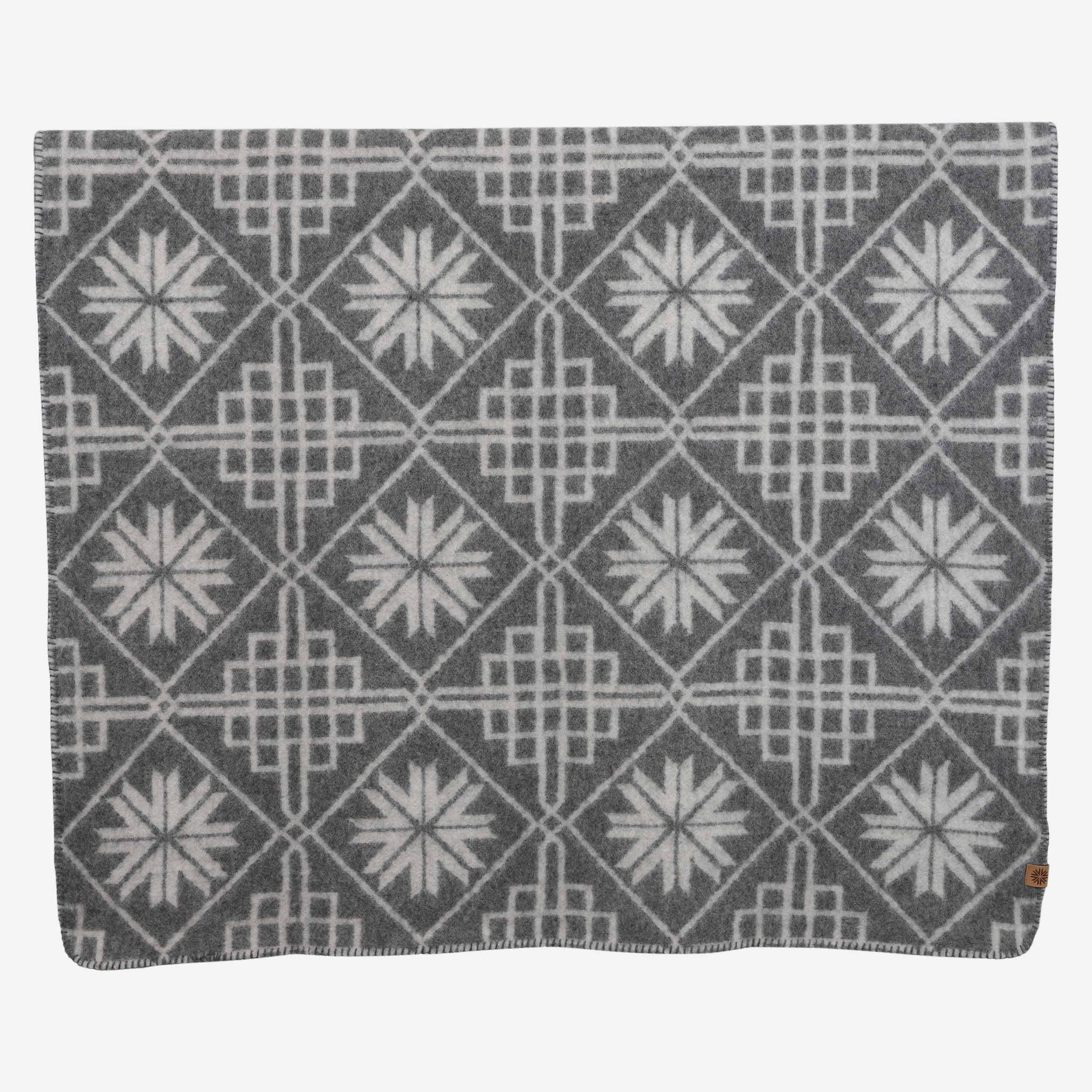 Varmi wool Nordic design blanket