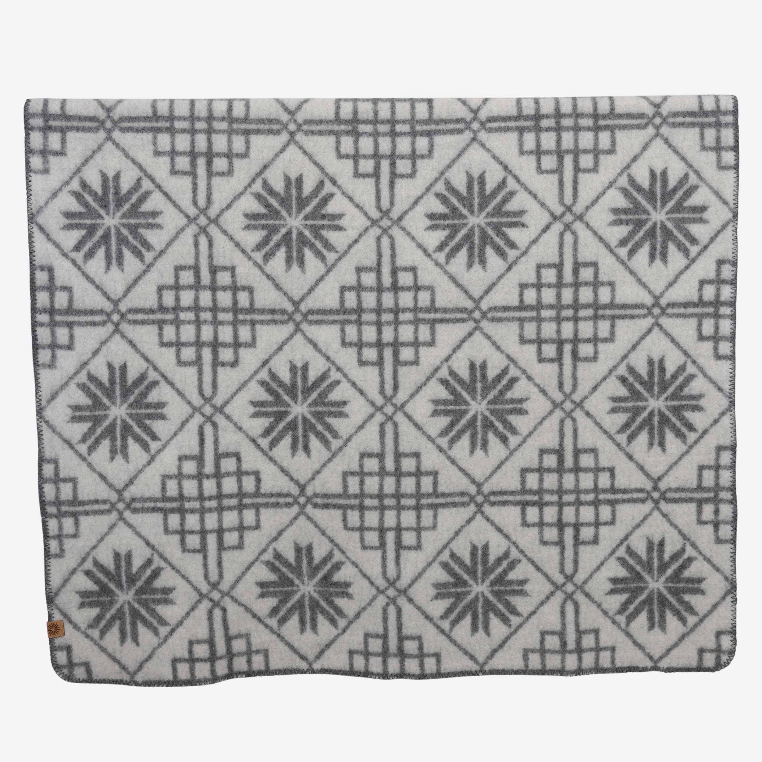 Varmi wool Nordic design blanket